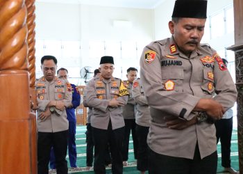 Perkuat Silaturahmi, Polresta Pati Laksanakan Sholat Berjamaah