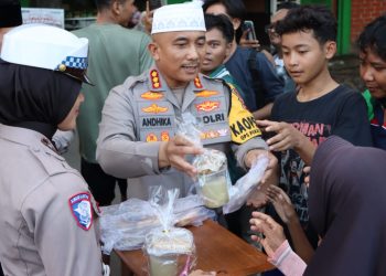 Wujud Kepedulian di Bulan Ramadan, Kapolresta Pati Berbagi Bansos