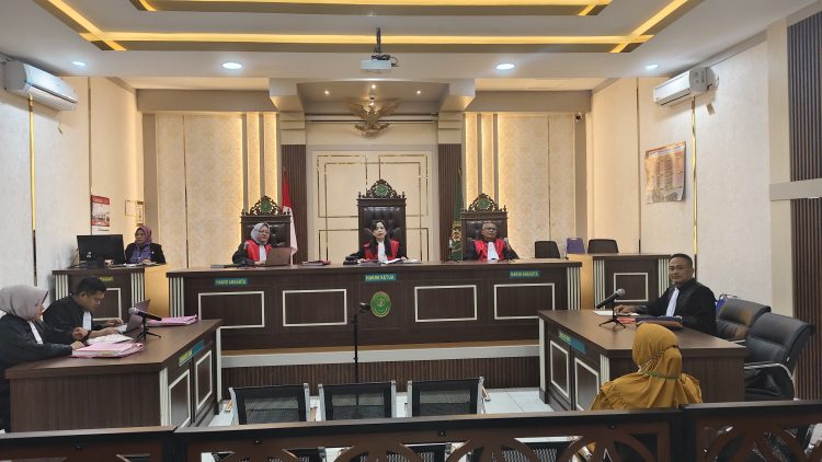 Bunga 7%, Suwarti Bilang ke Majelis Hakim Pernah Pinjam Uang ke Inisial SFAZNF