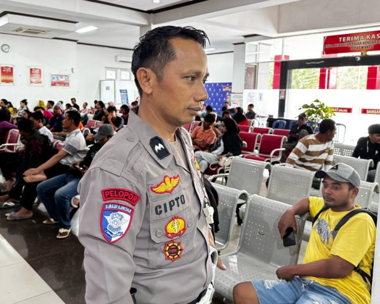 Warga Serbu Samsat Pati, Diskon Pajak Dinilai Ringankan Beban Ekonomi