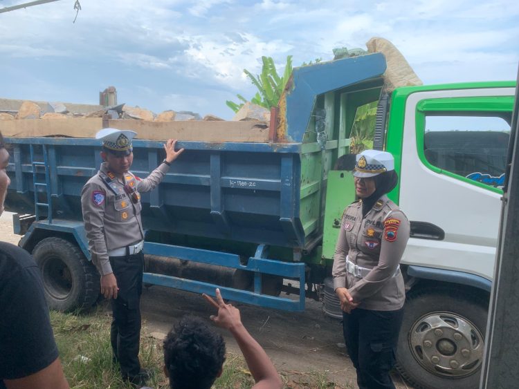 Jalan Rusak Truk Nakal, Warga Lapor! Satlantas Pati Bertindak Cepat