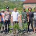 Dukung Wisata Desa, H. Hardi Tanam Tabebuya di Jalur Menuju Gua Pancur