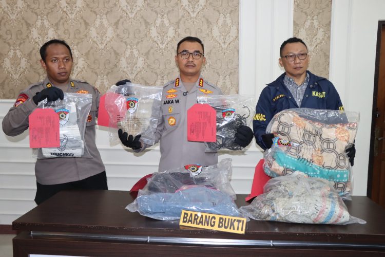 Sadis! Usai Threesome, Suami Bunuh Teman Sendiri Akibat Cemburu