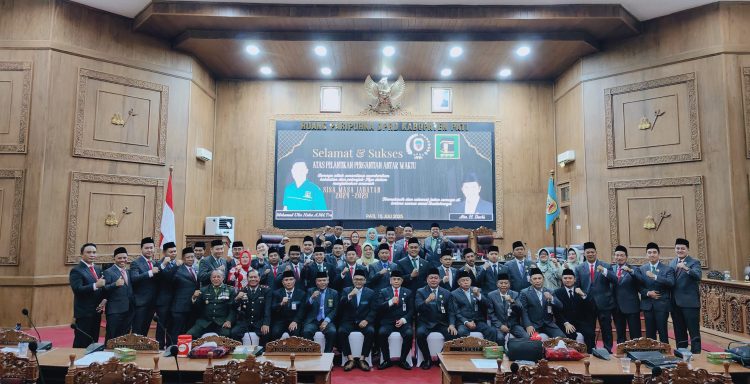 Anak Gantikan Ayah, Ketua DPRD Pati Kukuhkan Ulin Nuha dalam PAW