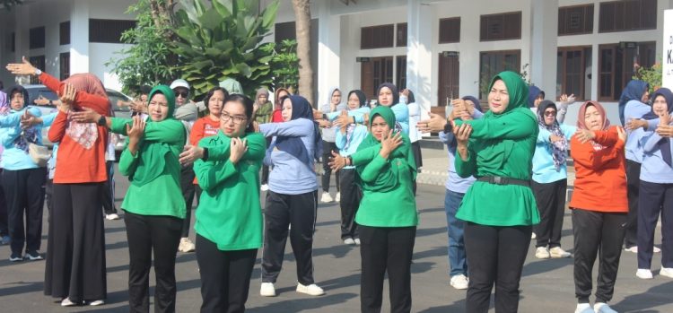 Warga Padati Pendopo Pati, Senam HKG PKK ke-53 Diminati Semua Kalangan