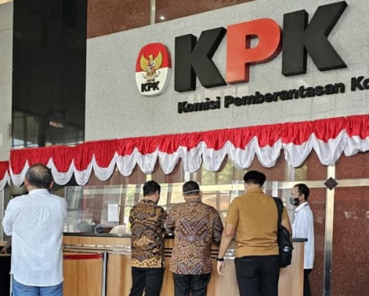 Tegang, Bupati Pati Datangi Gedung KPK Terkait Kasus DJKA