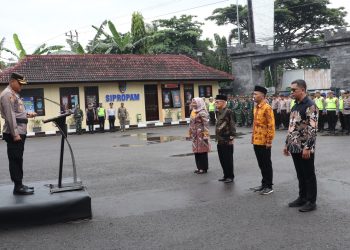 Bela Negara, Kapolres Rembang : 4 Tokoh Masyarakat Terima Penghargaan Prestasi