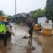 Pasca Banjir, AKP Aris : Aparat dan Warga Gerak Cepat Pembersihan Lumpur