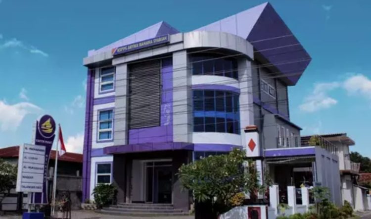 KPK Geledah KSPPS ABS Pati, Lima Koper Dokumen Diamankan