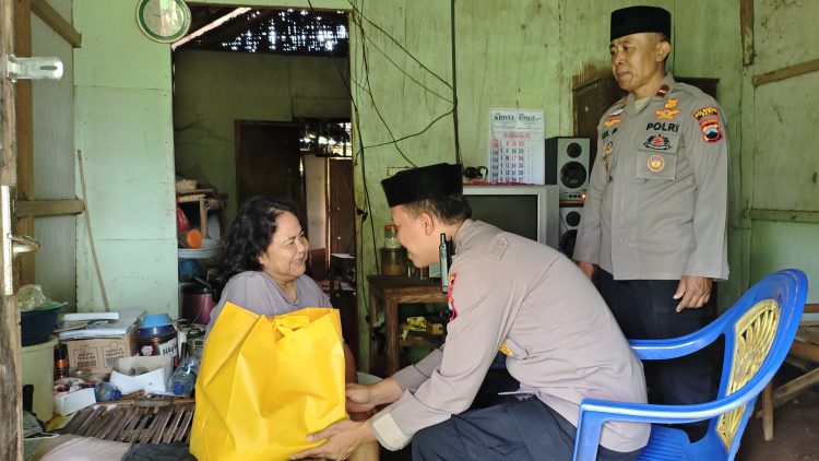 100 Paket Sembako Dibagikan, Polsek Tayu Jadi Sahabat Warga di Ramadan 1447 Hijriah