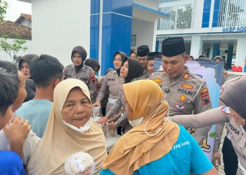 Bukan Razia, Tapi Berbagi Takjil! Wakasat Lantas Pati Bikin Haru Pengguna Jalan