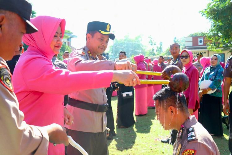 AKBP Heru Dwi Purnomo Pimpin Kenaikan Pangkat 56 Personel Polres Kudus, Ini Pesannya